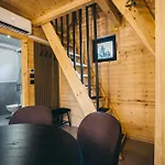 Tri Vikendice *