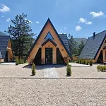 Tri Vikendice Holiday park