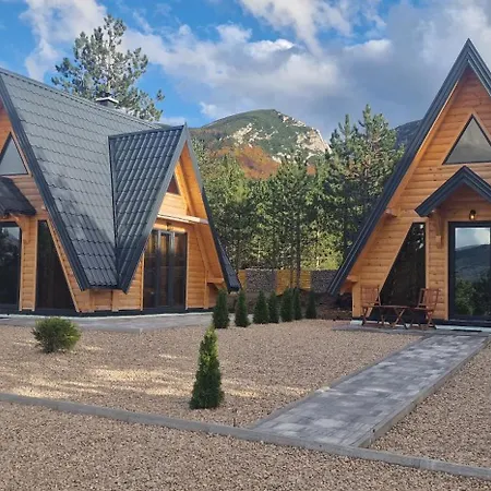 Tri Vikendice Risovac