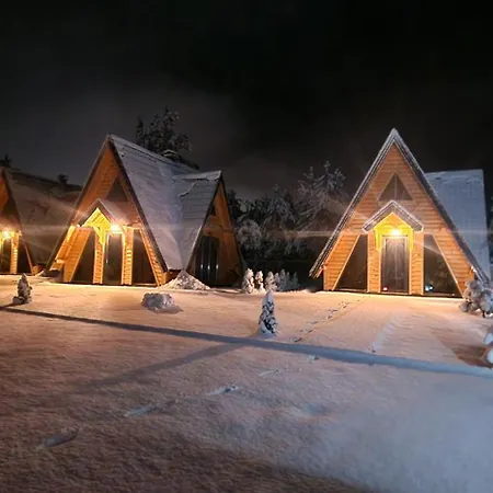 Tri Vikendice *