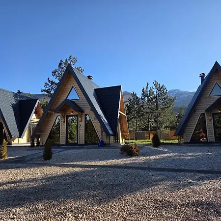 Tri Vikendice Feriepark Risovac