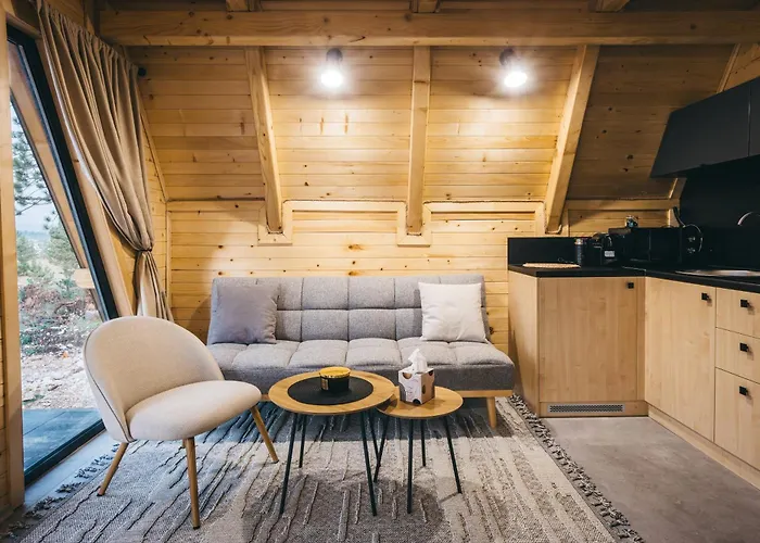 Tri Vikendice * Risovac