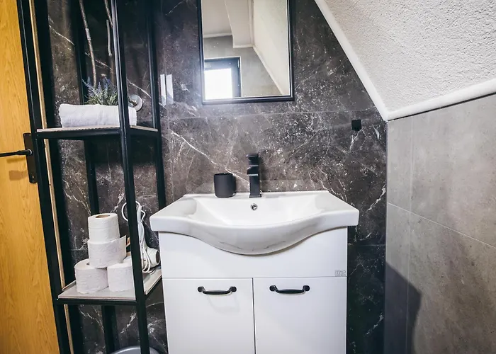 Tri Vikendice Risovac