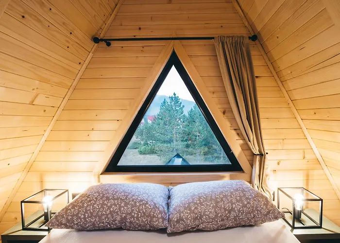 Tri Vikendice * Risovac