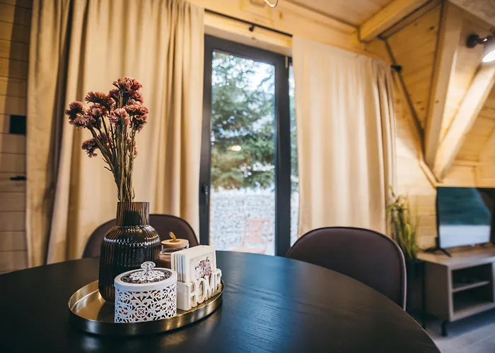 Tri Vikendice * Risovac