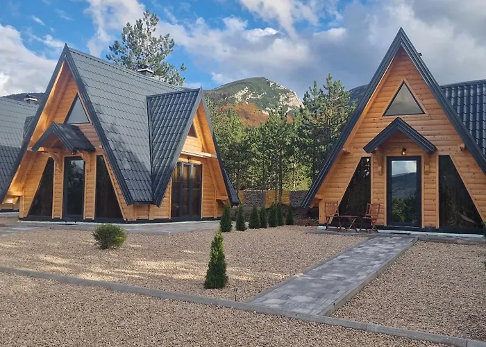 Tri Vikendice Risovac